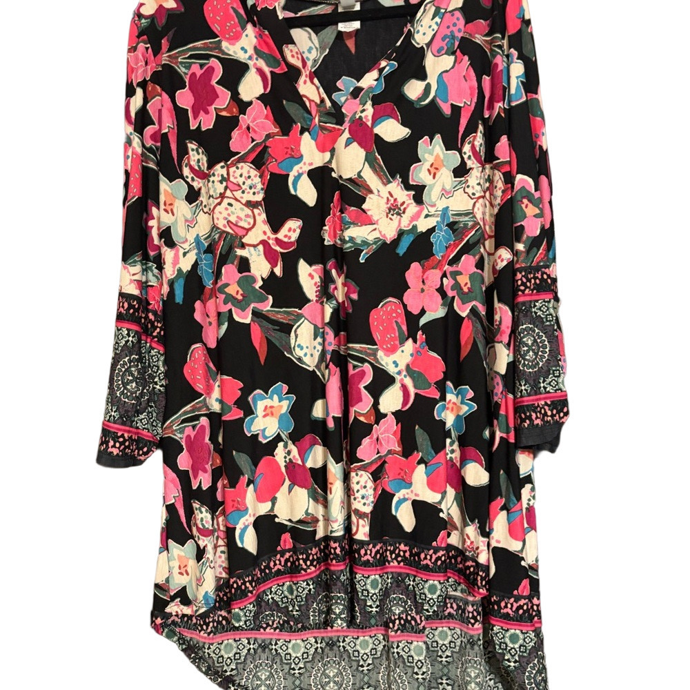 Floral V-Neck High-Low Wrinkle-Free Tunic Top